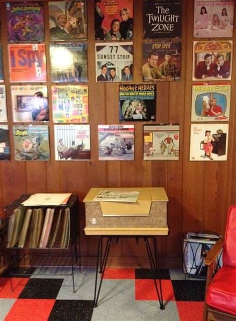 Displaying old album covers as art - Ideas from 8 reader homes - Retro ...