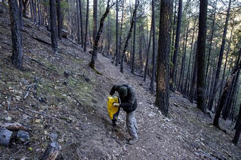 New Sierra hiking trail aims to revive mountain towns - Los Angeles Times