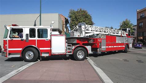 Tiller truck joins fire fleet - Golden State Newspapers: Tracy Press News