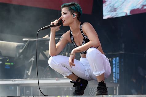 Halsey Facts | POPSUGAR Celebrity