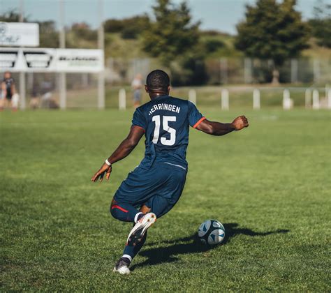 Our Guide to Improving Your Football Skills (in 15 Steps) ⚽️ – Cultbizztech