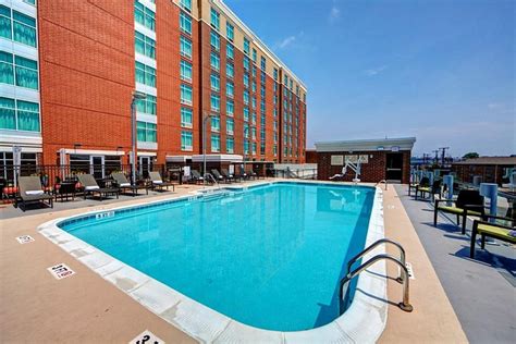 Hilton Garden Inn Nashville Downtown Convention Center - Pool: Fotos ...