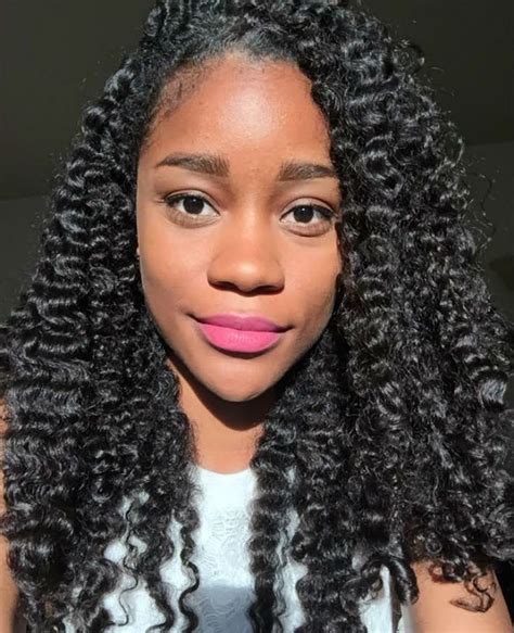 Hair Crush Of The Week: Ebony's Curly TV | NaturallyCurly.com