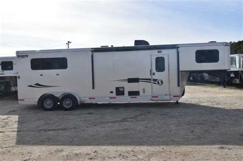 Used 2017 Shadow 3 Horse Trailer with Living Quarters :: Dixie Horse & Mule Co