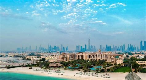 Top 5 Best Hotels with Private Beach - RENDEZVOUS DUBAI