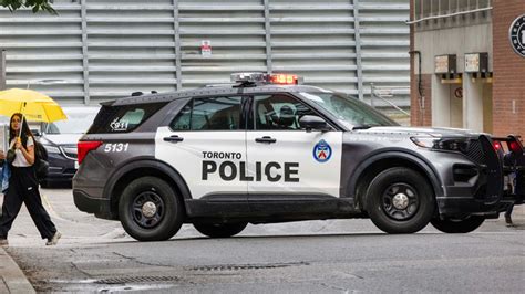 Toronto police advise locals to leave car keys near front doors to ...