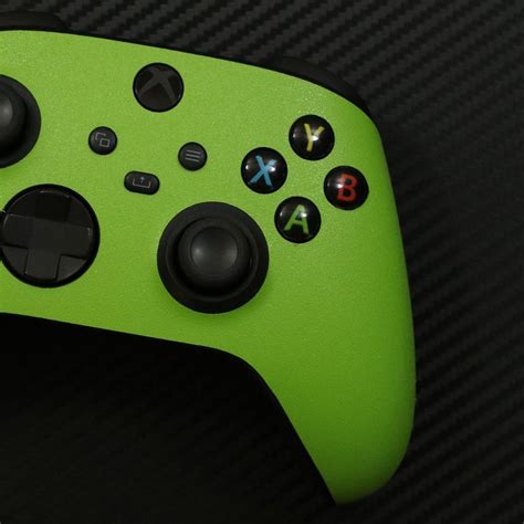 Xbox Series X Controller - Textured Matt Green and Black Carbon Fibre ...