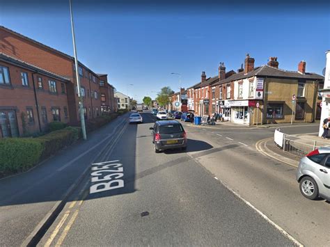 Main Chorley road closed after crash | Lancashire Evening Post