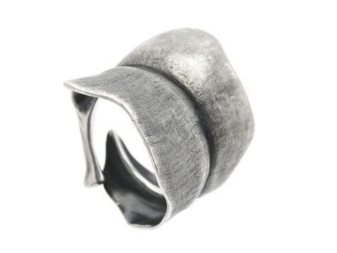 Item 1553043 - Kaplans Auktioner | Rings for men, Jewelry, Hammered silver