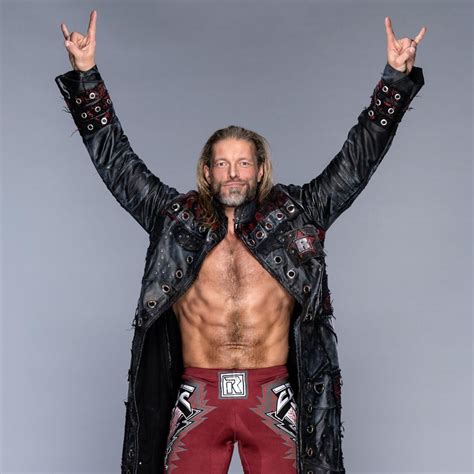 Photos: Edge's new look on his first Raw back | Wwe edge, Wwe superstar roman reigns, Wwe superstars