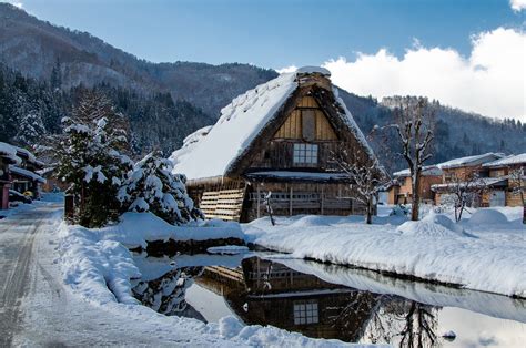 2560x1700 Resolution Japan Village Covered in Winter Snow Chromebook ...