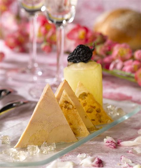 Crousti de Foie Gras aux noix, gelée de vin jaune et pomme charlotte ...