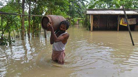 India flooding: Nearly half a million impacted in Assam | CNN