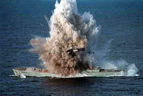 Compilation of sinking, sunken and wrecked warships (39 pics ...