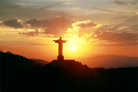 35 breathtaking photos of Christ Redeemer, Rio de Janeiro, Brazil | BOOMSbeat