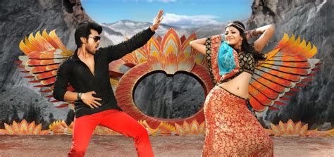 Nayak Movie Hot Photos | Kajal | Amala Paul | Ram Charan | Moviegalleri.net