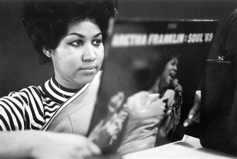 Remembering the Queen of Soul: 20 Fascinating Photos of Aretha Franklin ...