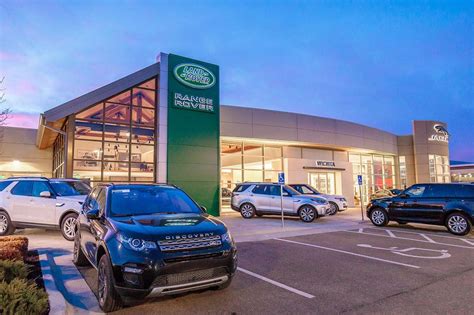 Range Rover Dealership | Wallpaper Background HD