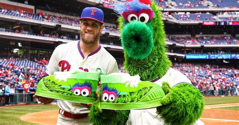 Phillies' Bryce Harper Gives Phanatic Customized Birthday Gift - CBS ...