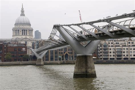 JibberJabberUK: Sunday Snap - The Wobbly Bridge