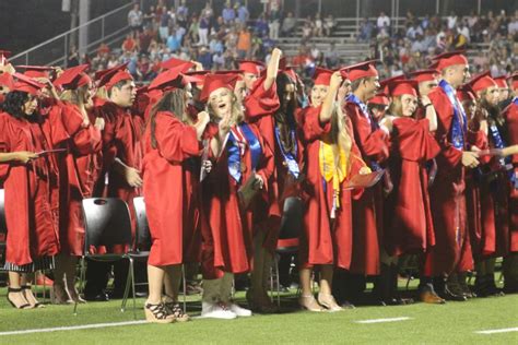 El Campo High graduates 236 in Class of 2018 | News | leader-news.com