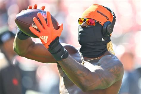 David Njoku receives "he should mask up every game" advice following face burns