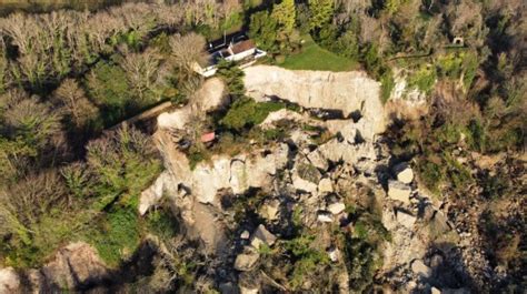 Huge Isle of Wight landslide forces 20 homes to evacuate before Christmas | UK News | Metro News