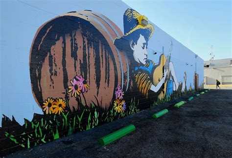 Murals bloom in downtown Bakersfield | Arts & Theater | bakersfield.com