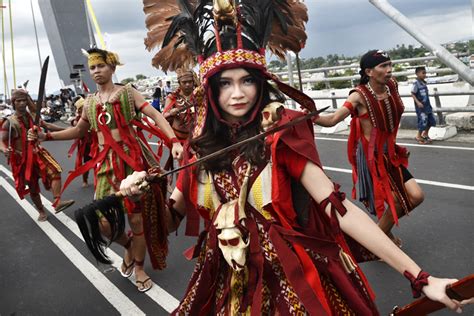 All About Manado: Budaya Tarian Manado (Minahasa)