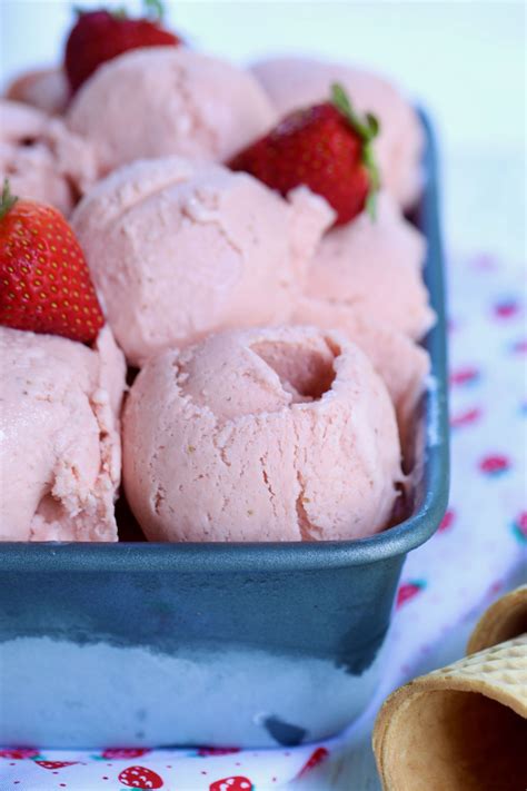 The Creamiest, Easiest, Homemade Strawberry Gelato (No Machine)