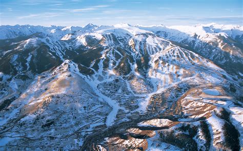 Where to Ski: Snowmass Colorado | theskimonster.com