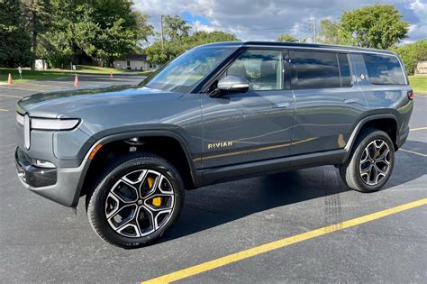 You Can Still Buy a Brand-New Rivian R1S Launch Edition, but It Won't ...