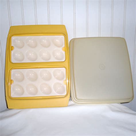 Tupperware Deviled Egg carrier HARVEST GOLD vintage 1970's