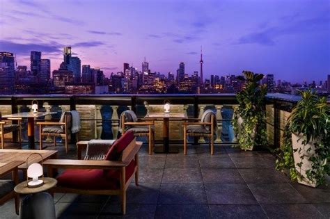 10 Best 5-Star Hotels In Toronto For A Lavish Canada Vacation