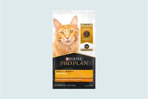 10 Best Dry Foods for Cats | Reader's Digest