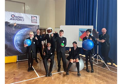 STEM ROADSHOW DEMONSTRATES THE WONDERS OF SPACE TO SCHOOL PUPILS - North West Aerospace Alliance