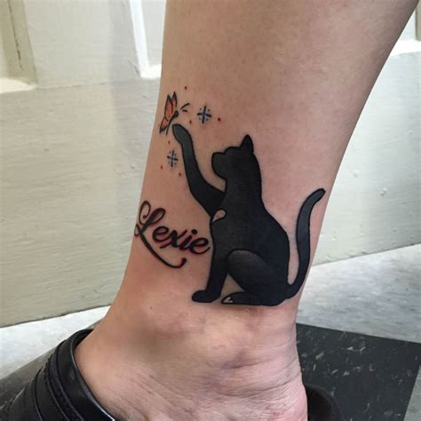 Memorial tattoo for my cat, Lexie. RIP my munchkin. Kitten Tattoo, Cute Cat Tattoo, Pawprint ...