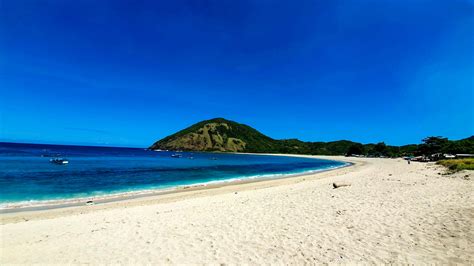 Beaches in Kuta Lombok - A Walk in the World - Mawun, Tanjung Aan