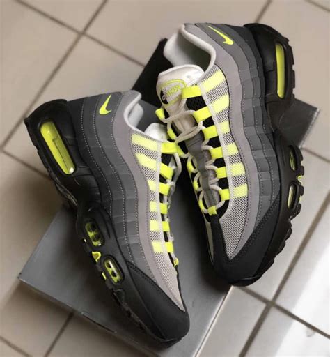 NIKE AIRMAX95 OG “NEON YELLOW” (CT1689-001) | SnkrPress