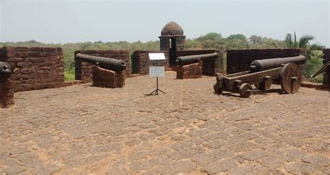 Reis Magos Fort Goa, India (Entry Fee, Timings, History, Built by, Images & Location) - Goa Tourism