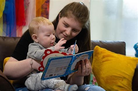 Sharing books with babies and young children - Scottish Book Trust