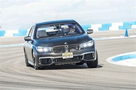 2018 BMW M760i | New Features, Specifications, Price - Super Car Guru