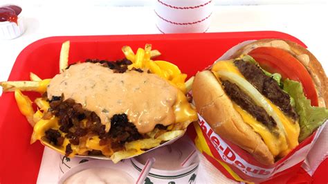 In-N-Out Burger Sauce Vs ShackSauce: What's The Difference?