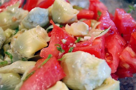 Tomato and Artichoke Heart Salad - Eat at Home