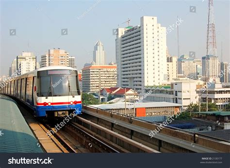 Bangkok Skytrain Approaching Downtown Siam Station Stock Photo 2130177 | Shutterstock