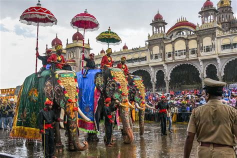 9 Indian states celebrating Navratri in 9 different ways - Media India ...