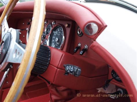 Jaguar-XK140-roadster-interior – A&T Autostyle