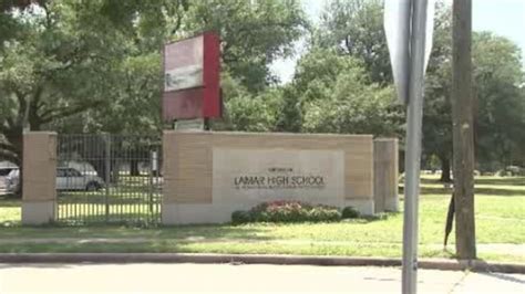 Student finds unloaded gun in backpack at Lamar High School