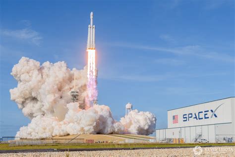 First launch of the SpaceX Falcon Heavy rocket - Kevin Lisota Photography