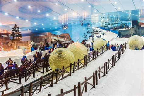 Ski Dubai at the Mall of the Emirates | Travelvui